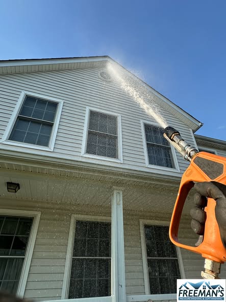 Louisville home cleaned by Freeman's Pressure Washing